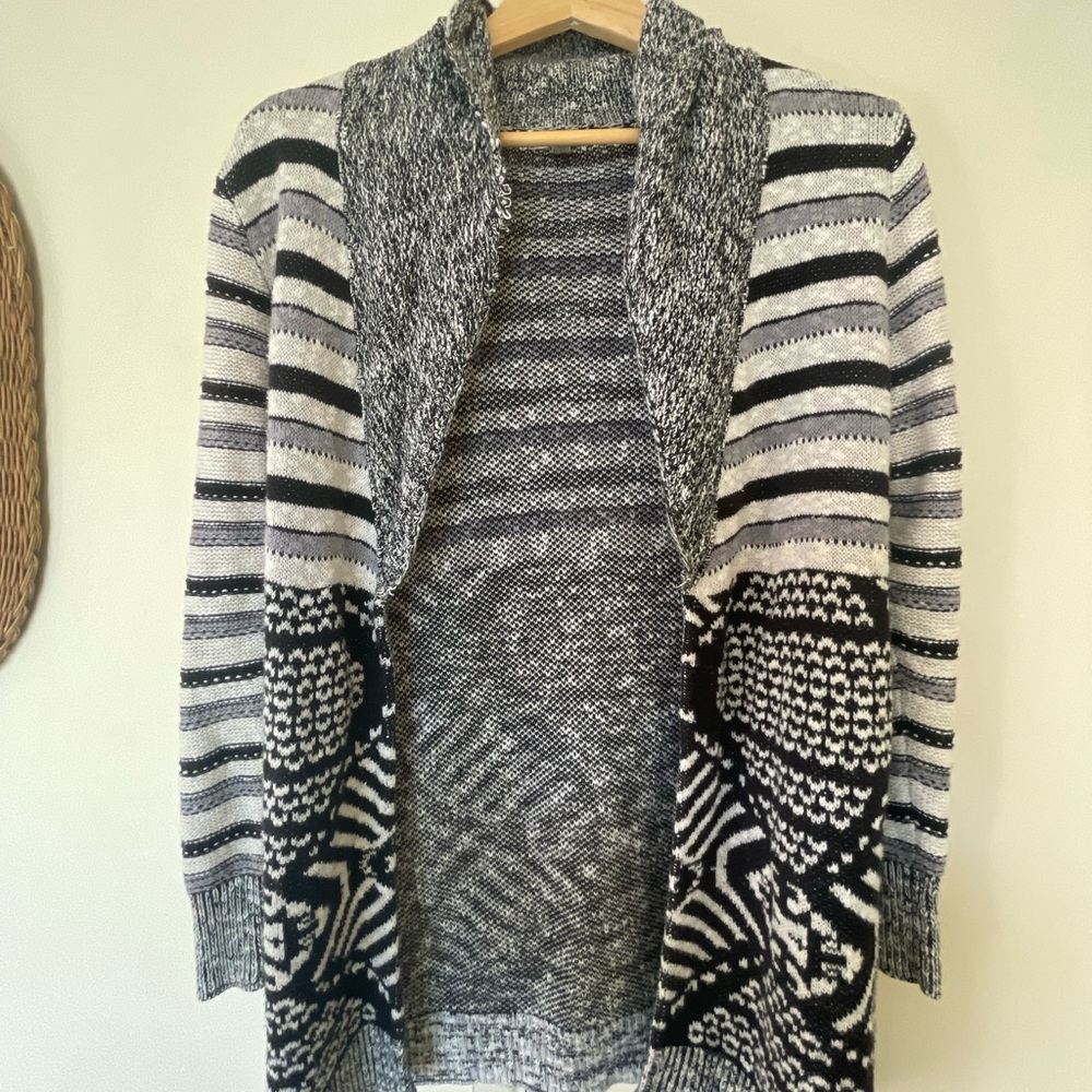 Ecote sweater